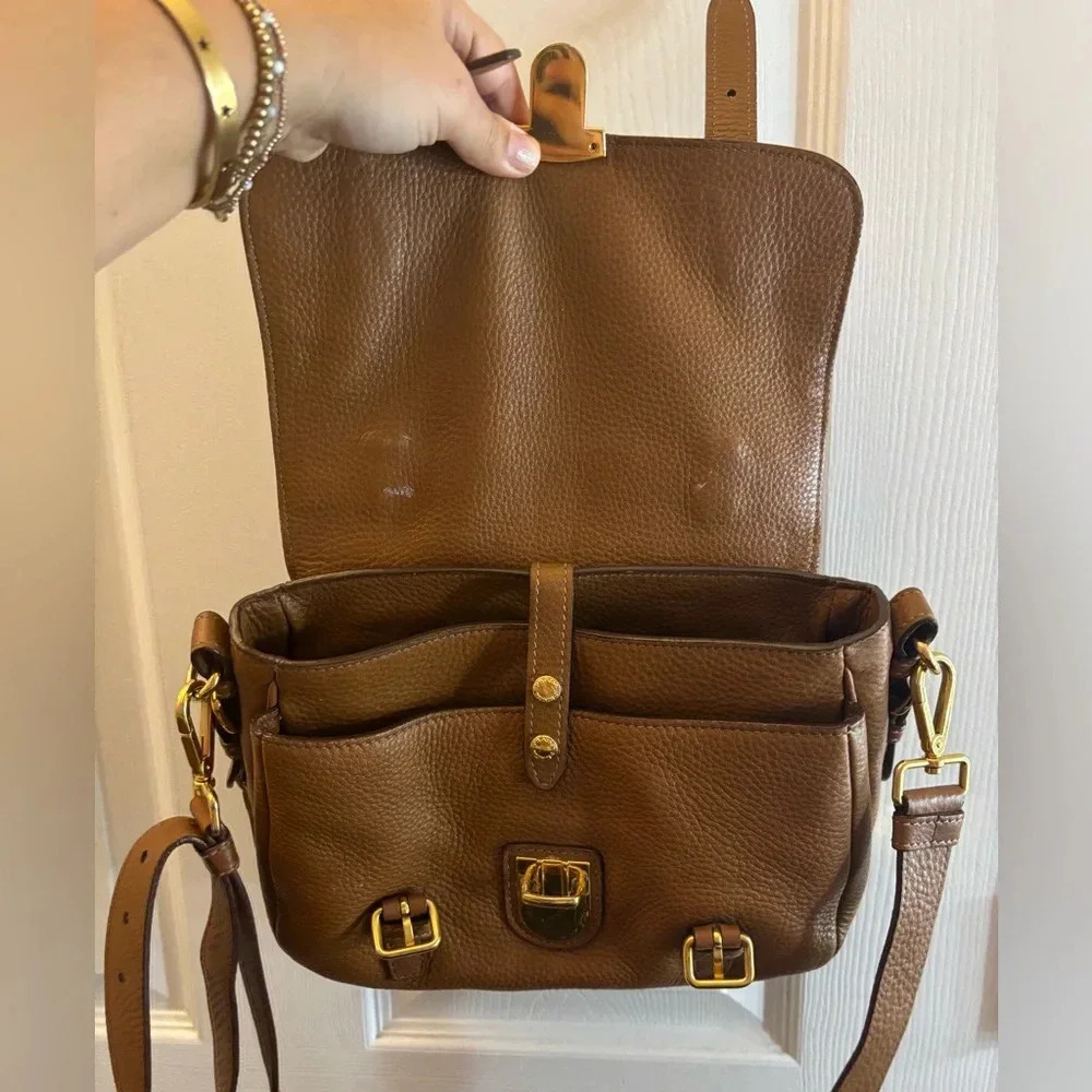 PRADA 
Vitello Daino Push Lock Messenger Bag Noisette - Picture 10 of 14